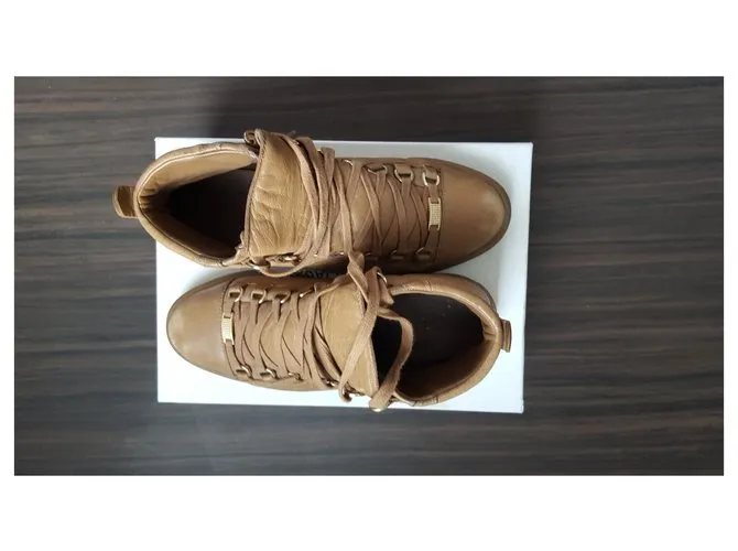 Balenciaga Zapatillas Castaño 