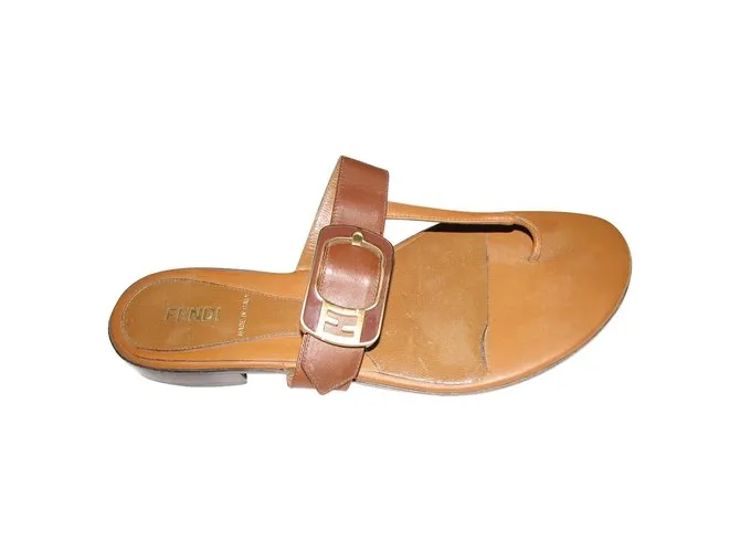 Fendi Sandalias Castaño 