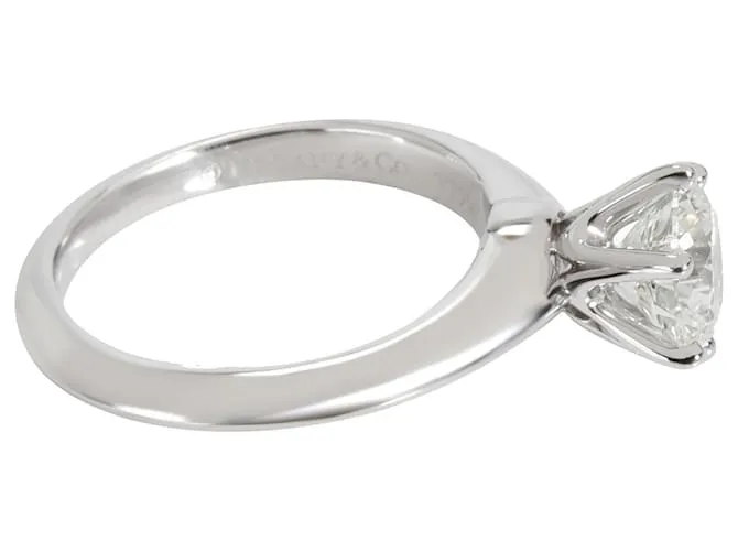 Tiffany & Co TIFFANY Y COMPAÑIA. Anillo de compromiso con diamante solitario en platino H VS1 14 por cierto Plata Metálico 
