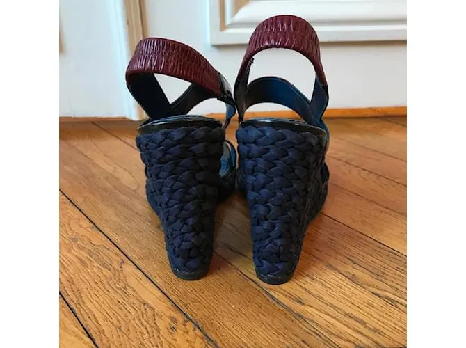 YVES SAINT LAURENT Sandalias T.UE 37 Charol Azul marino 