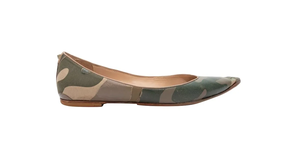 Zapatos planos con punta en punta de cuero Valentino Camo verde oliva y multicolor 37.5 